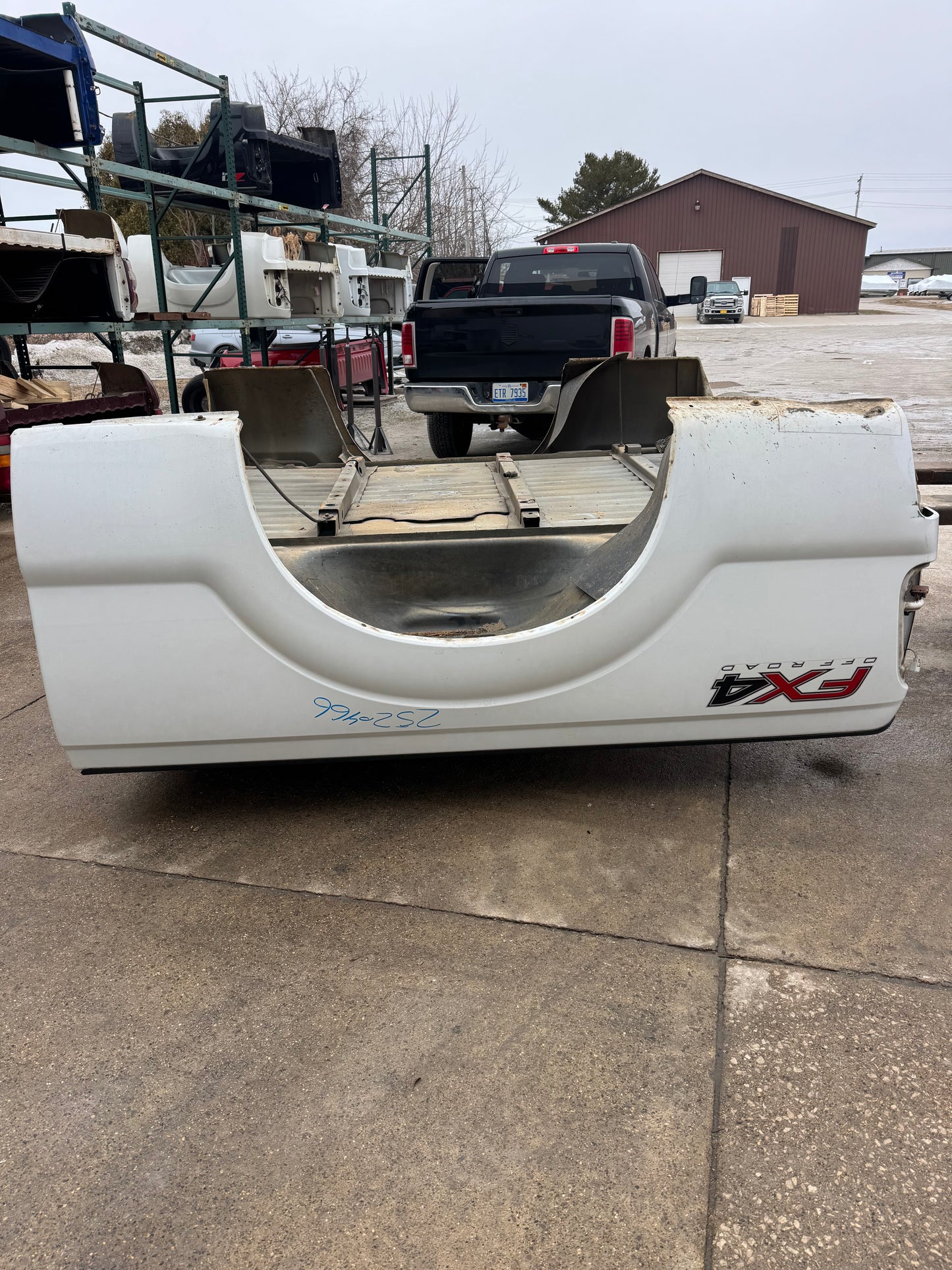 2011–2016 Ford F-250 Super Duty 6.6’ Bed – Rust-Free (Paint Code Z1)
