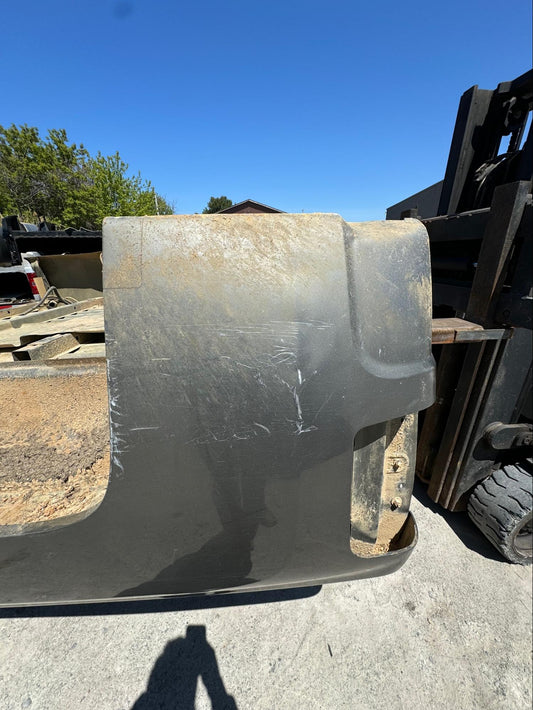 2007–2013 Chevy Silverado 6.5’ Bed – Dark Grey, Minor Damage
