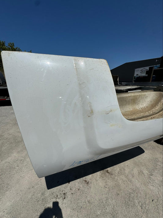 2007–2013 Chevy Silverado 6.5’ Bed – White, Minor Damage