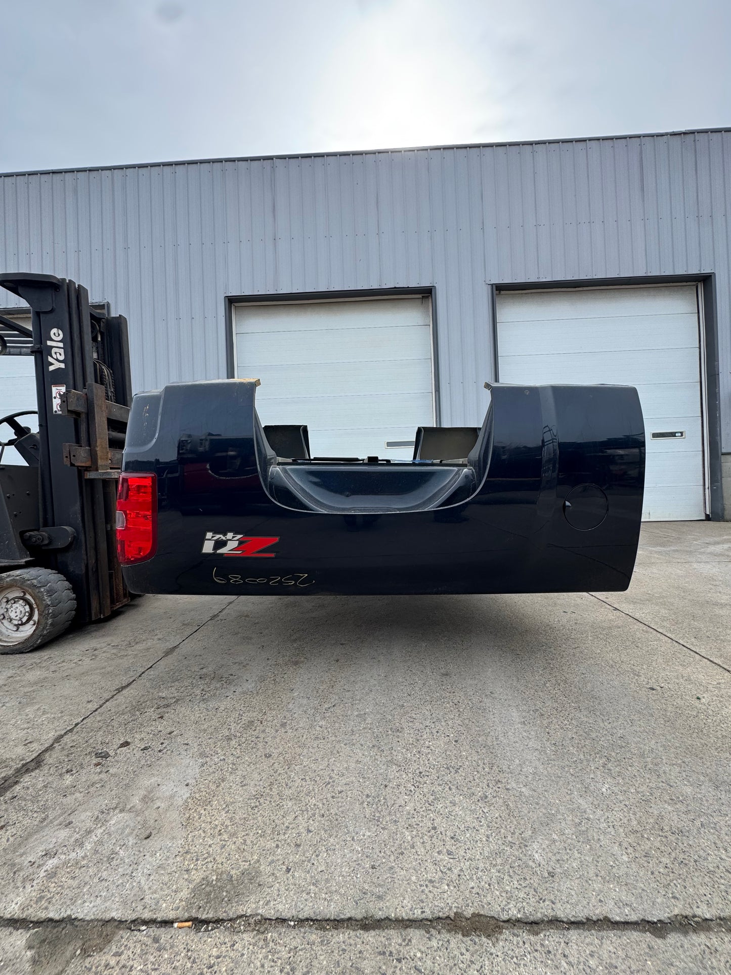 2007–2013 Chevy Silverado 6.6’ Bed – Rust-Free (Paint Code 25U)