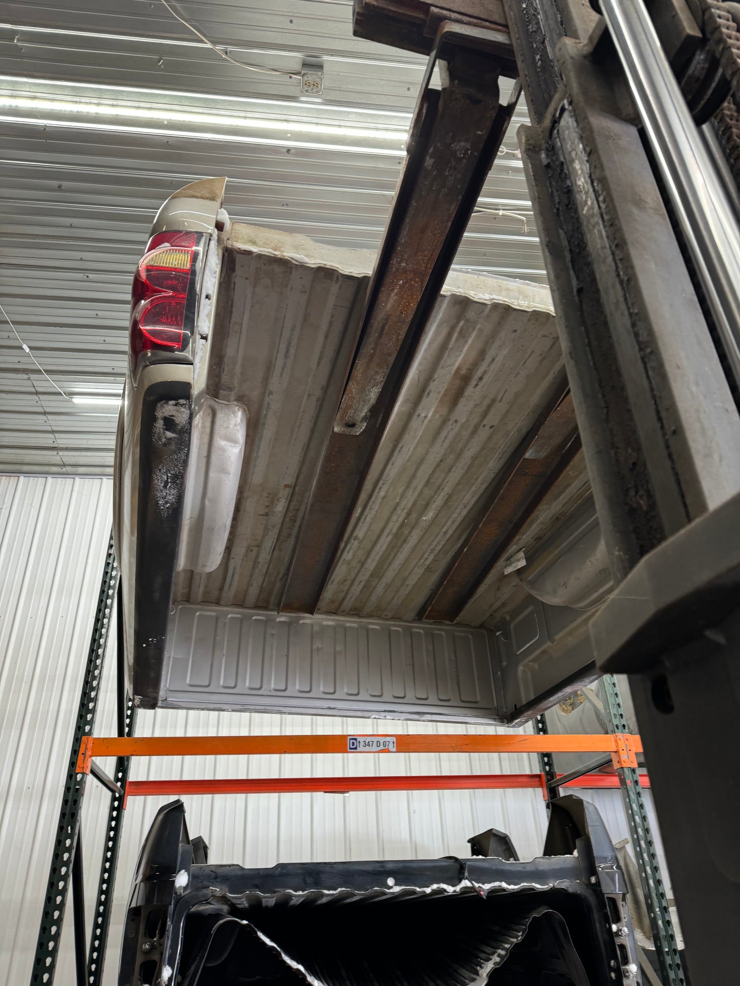 1999–2006 Chevy/GMC 6.6’ Bed – Rust-Free