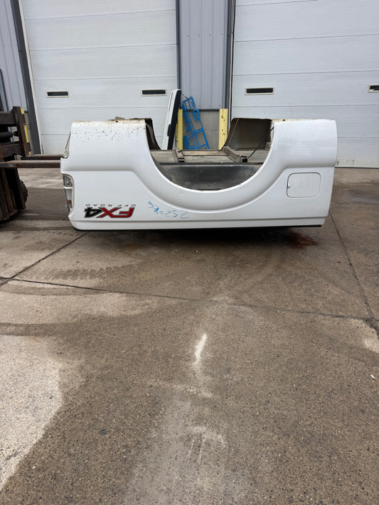 2011–2016 Ford F-250 Super Duty 6.6’ Bed – Rust-Free (Paint Code Z1)