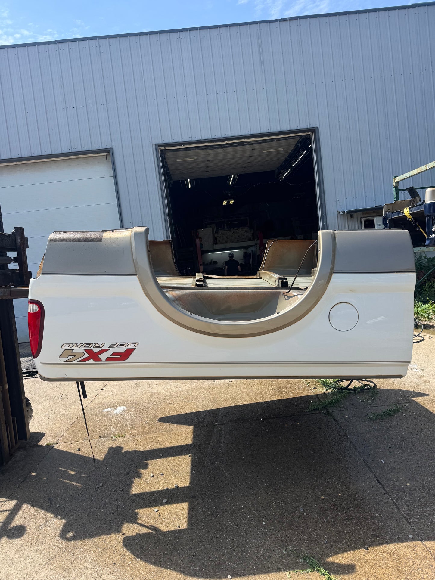 1999–2010 Ford F-250 Super Duty 6.9’ Bed – Rust-Free (White)