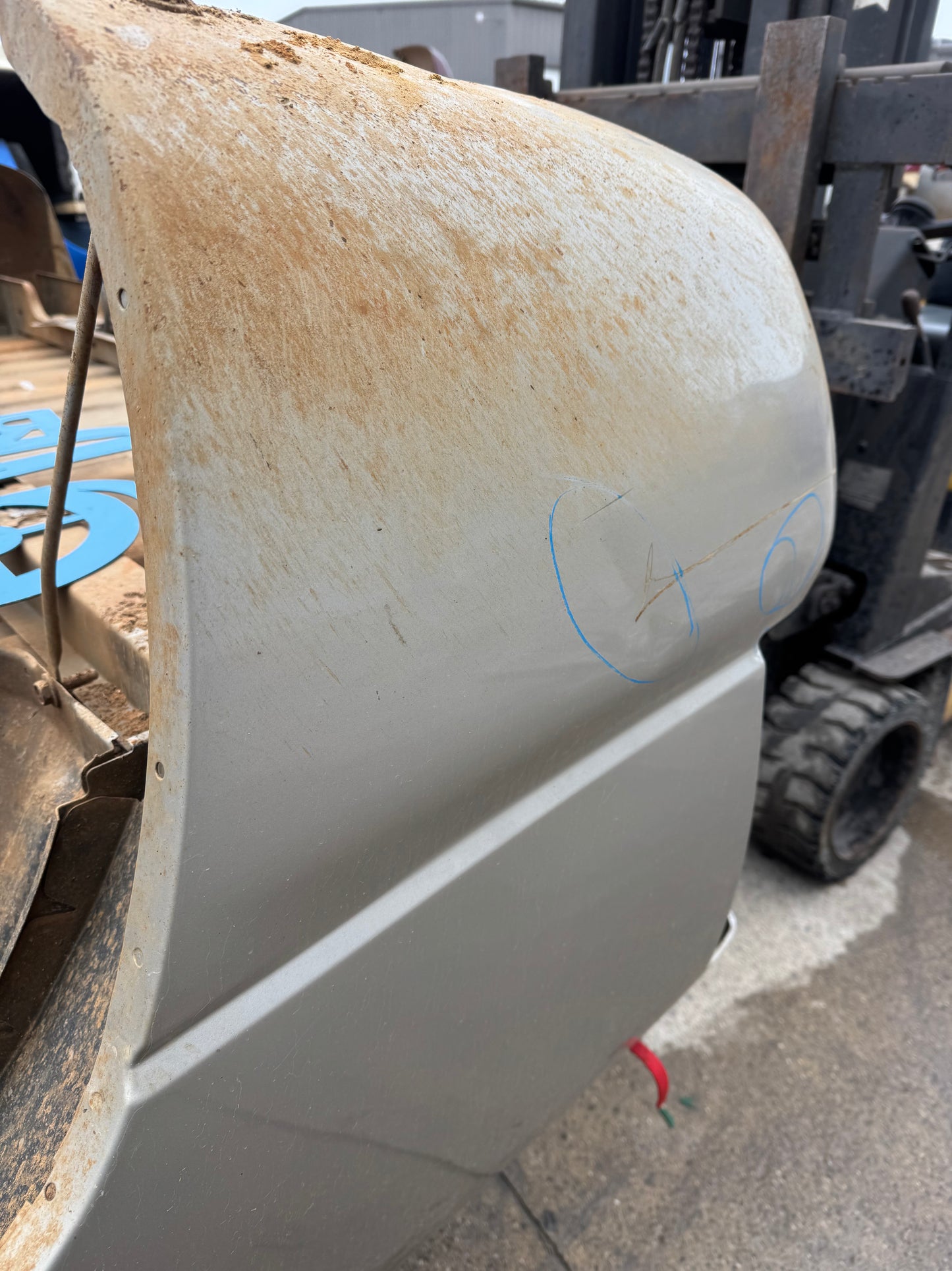 1999–2006 Chevy/GMC 6.6’ Bed – Rust-Free (Silver Birch 59U)