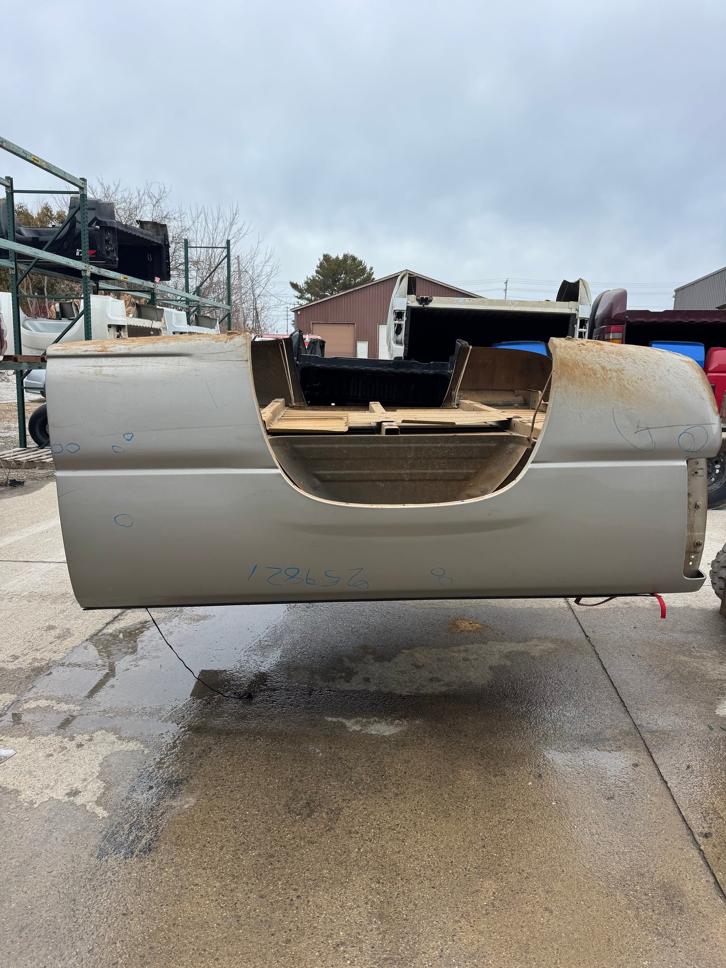 1999–2006 Chevy/GMC 6.6’ Bed – Rust-Free (Silver Birch 59U)