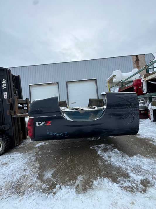 1999–2006 Chevy/GMC 6.6’ Bed – Rust-Free (Black)