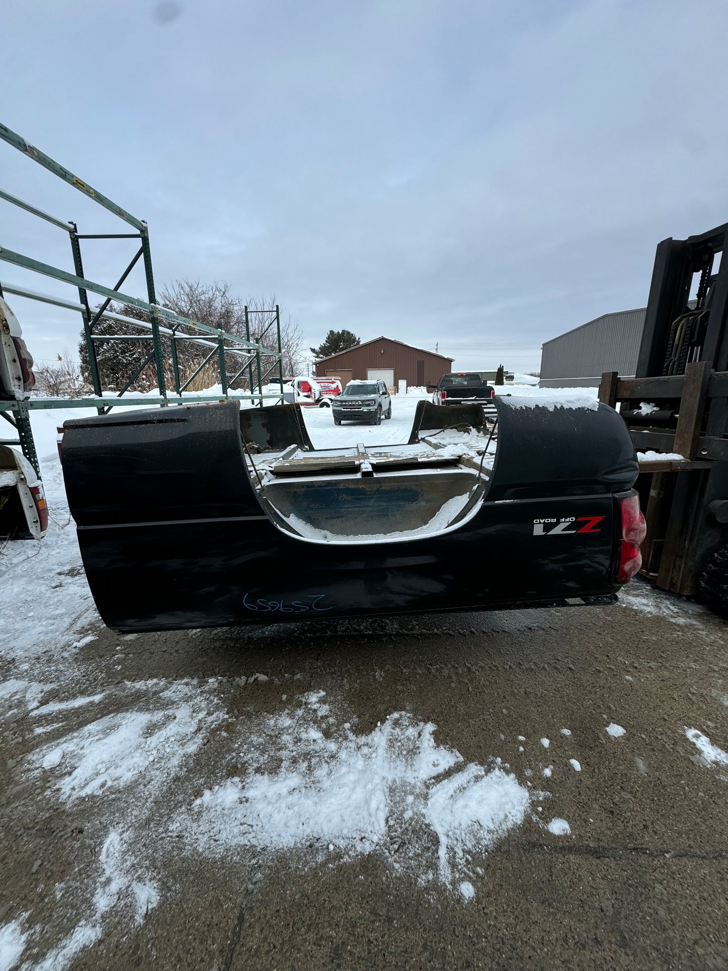 1999–2006 Chevy/GMC 6.6’ Bed – Rust-Free (Black)