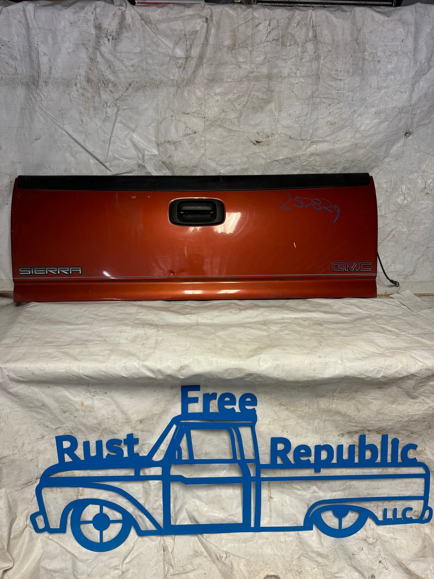 1999–2006 GMC/Chevy Silverado Tailgate – Rust-Free