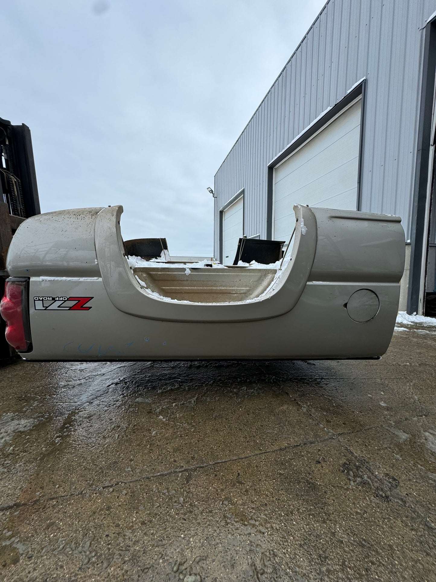 1999–2006 Chevy/GMC 6.6’ Bed – Rust-Free