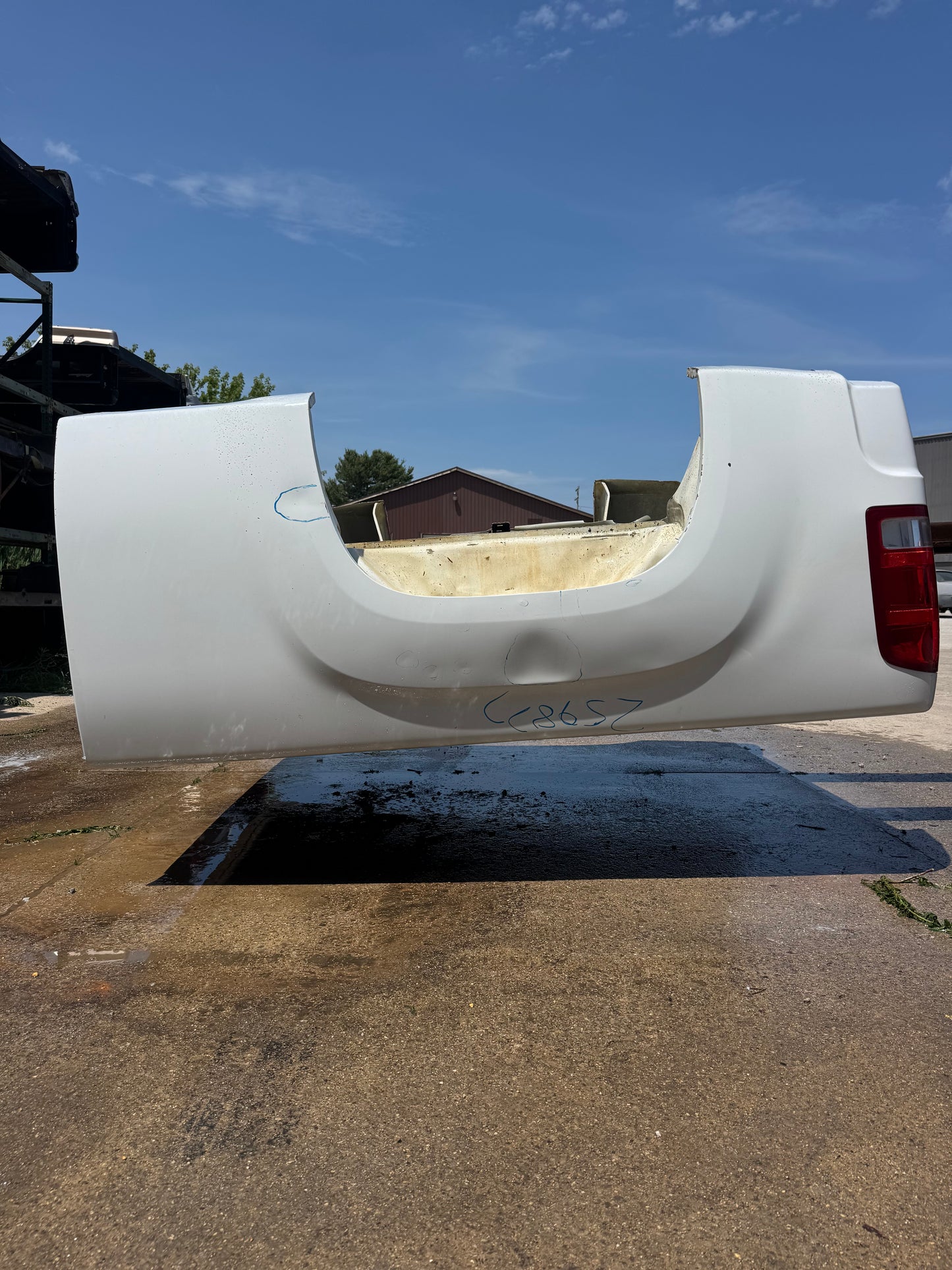 2007–2013 GMC Sierra 6.6’ Bed – Rust-Free (White)