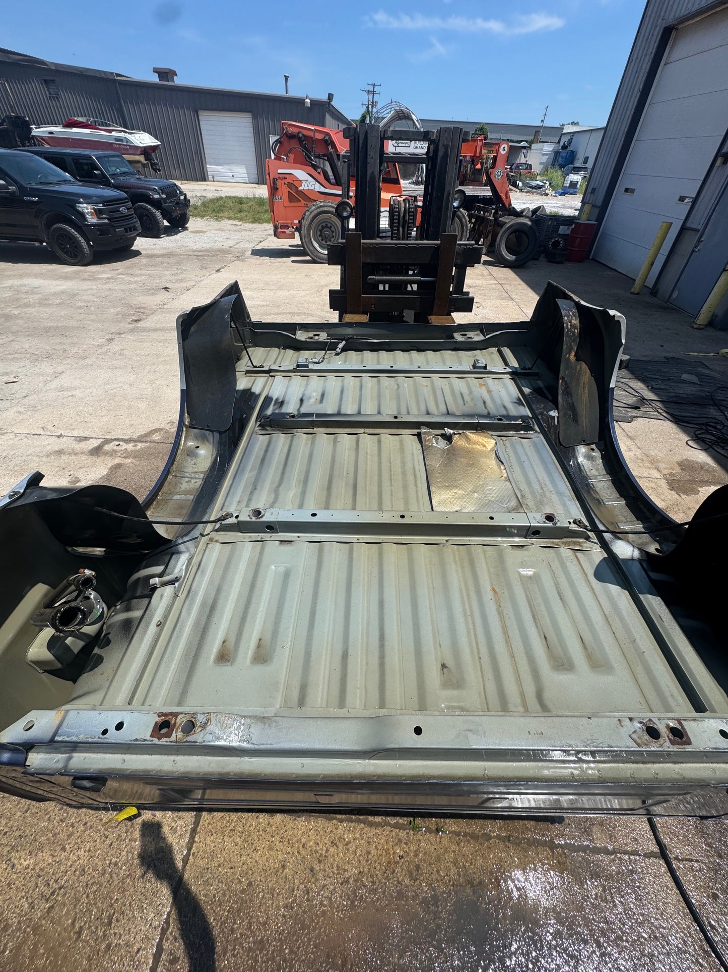 1999–2010 Ford F-250 Super Duty 6.9’ Bed – Rust-Free (Silver)