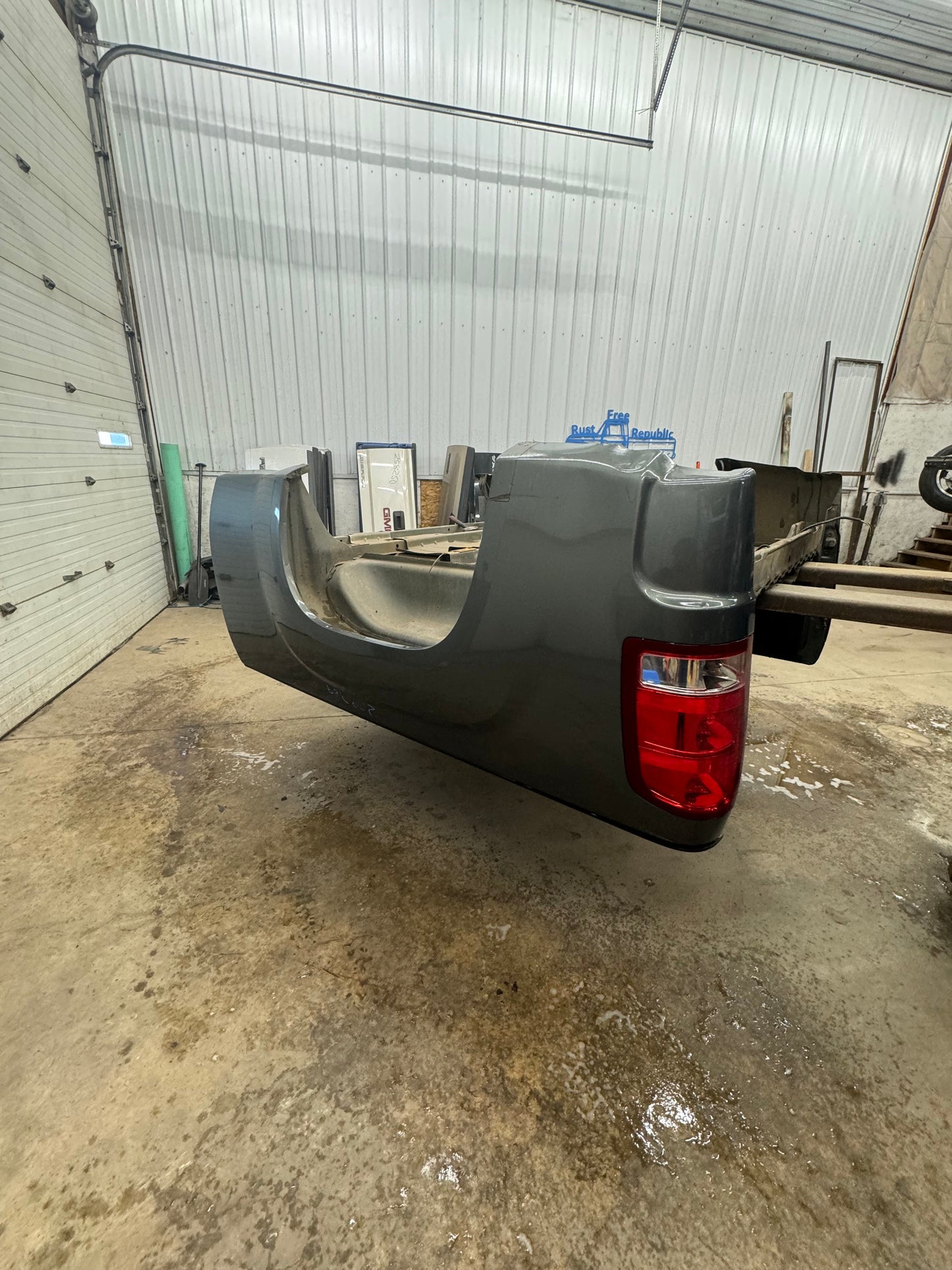 2007–2013 GMC Sierra 6.6’ Bed – Rust-Free
