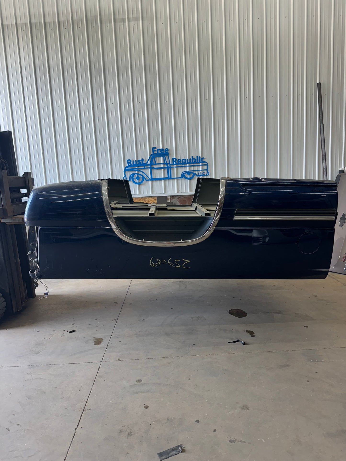 1999–2006 Chevy Silverado 8’ Bed – Rust-Free