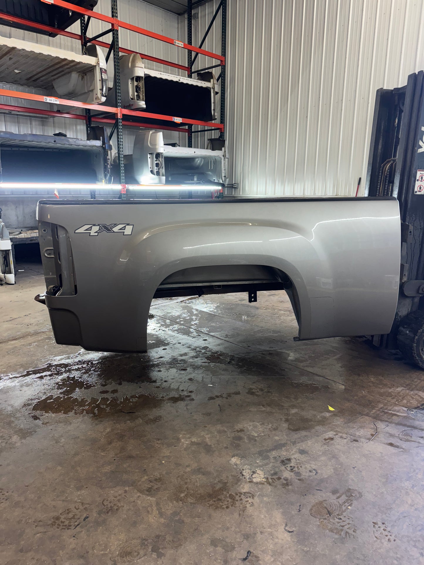 2007–2013 GMC Sierra 6.6’ Bed – Rust-Free (Graystone Metallic)