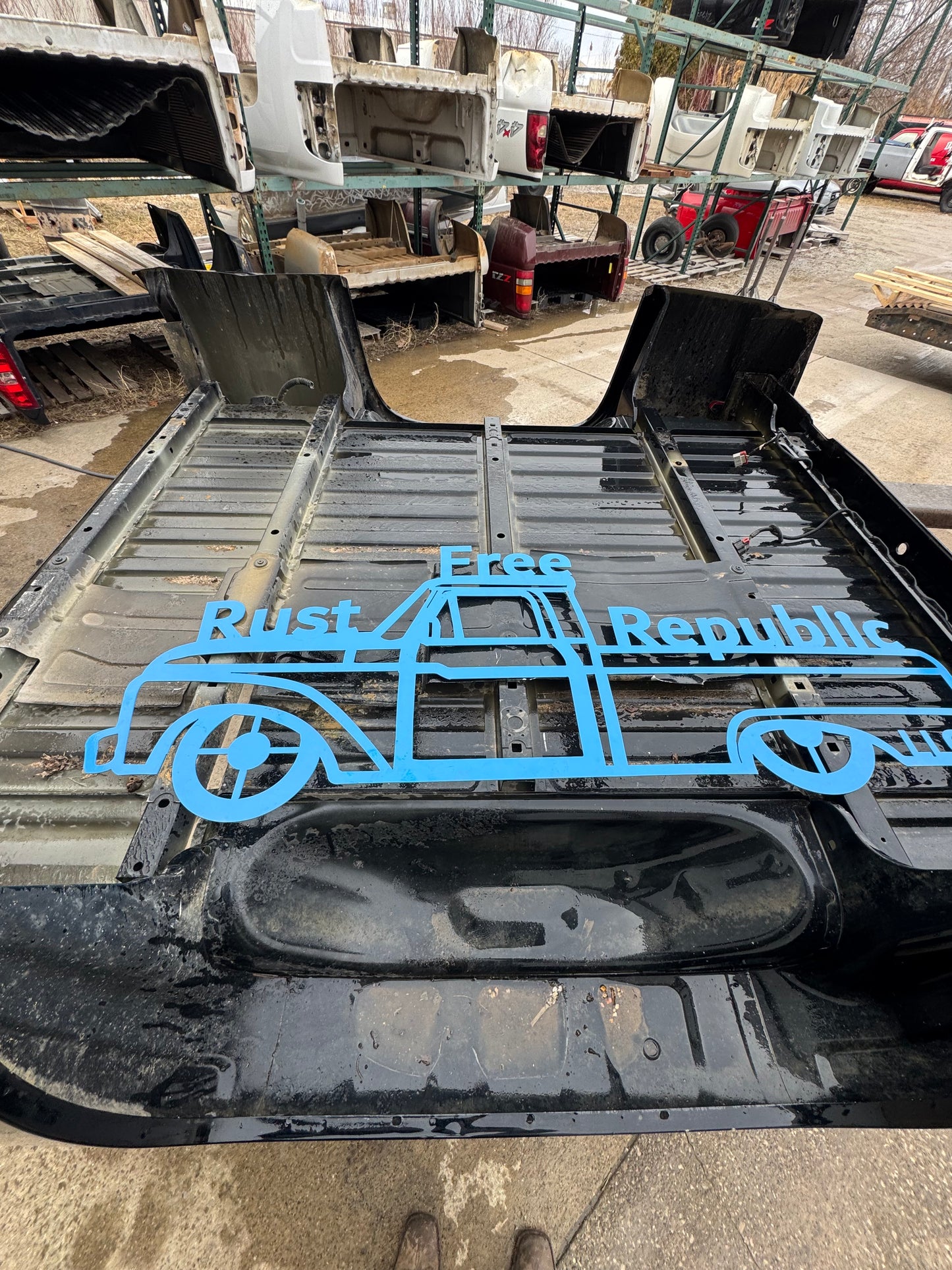 2007–2013 Chevy Silverado 6.6’ Bed – Rust-Free (Black 41U)