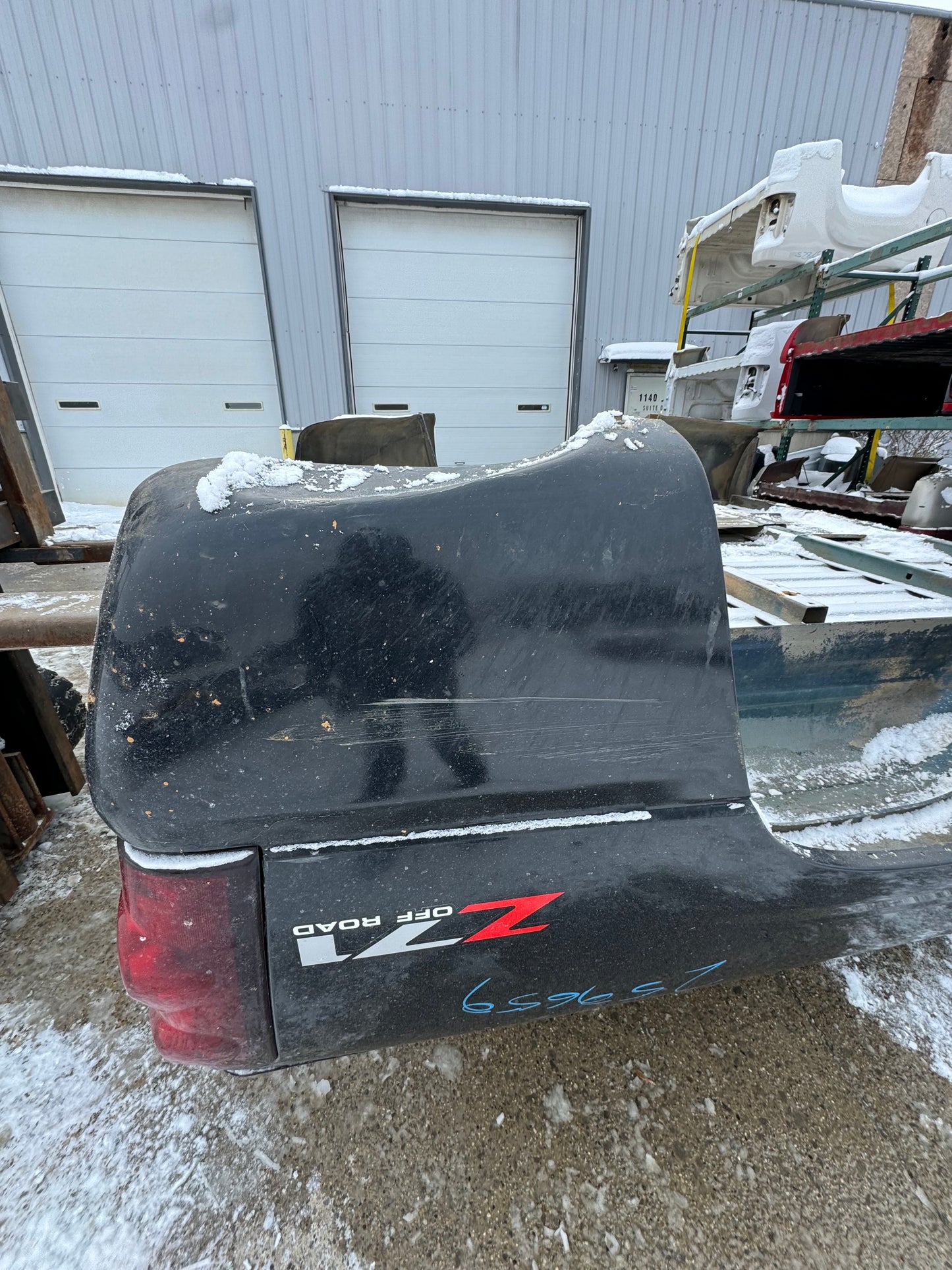 1999–2006 Chevy/GMC 6.6’ Bed – Rust-Free (Black)