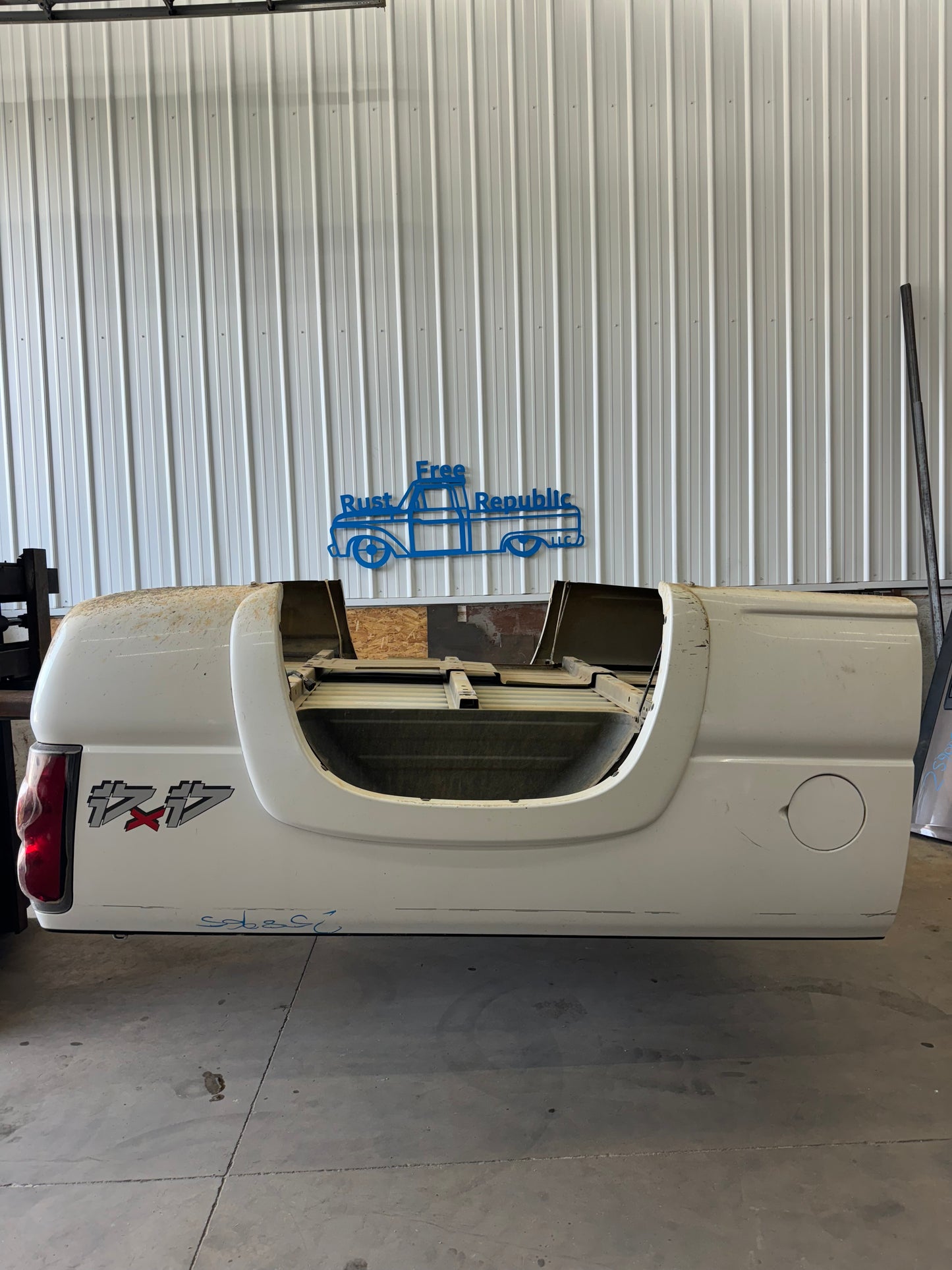 1999–2006 Chevy Silverado 6.6’ Bed – Rust-Free