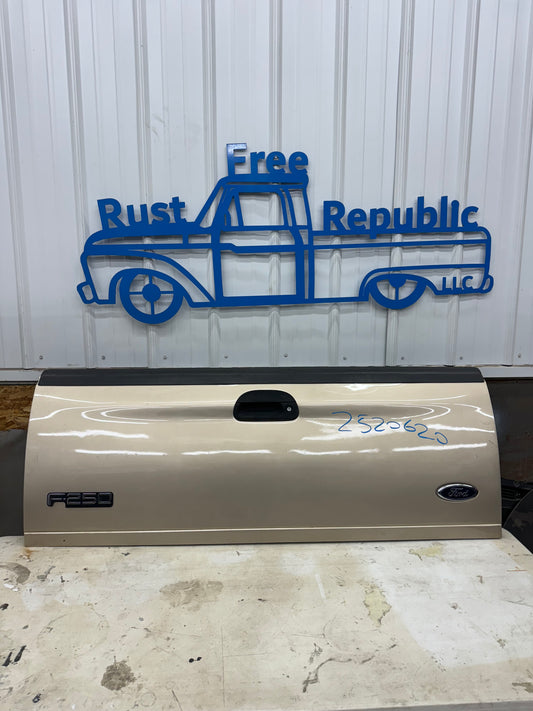 1997–2007 Ford F-150 / F-250 Tailgate – Rust-Free