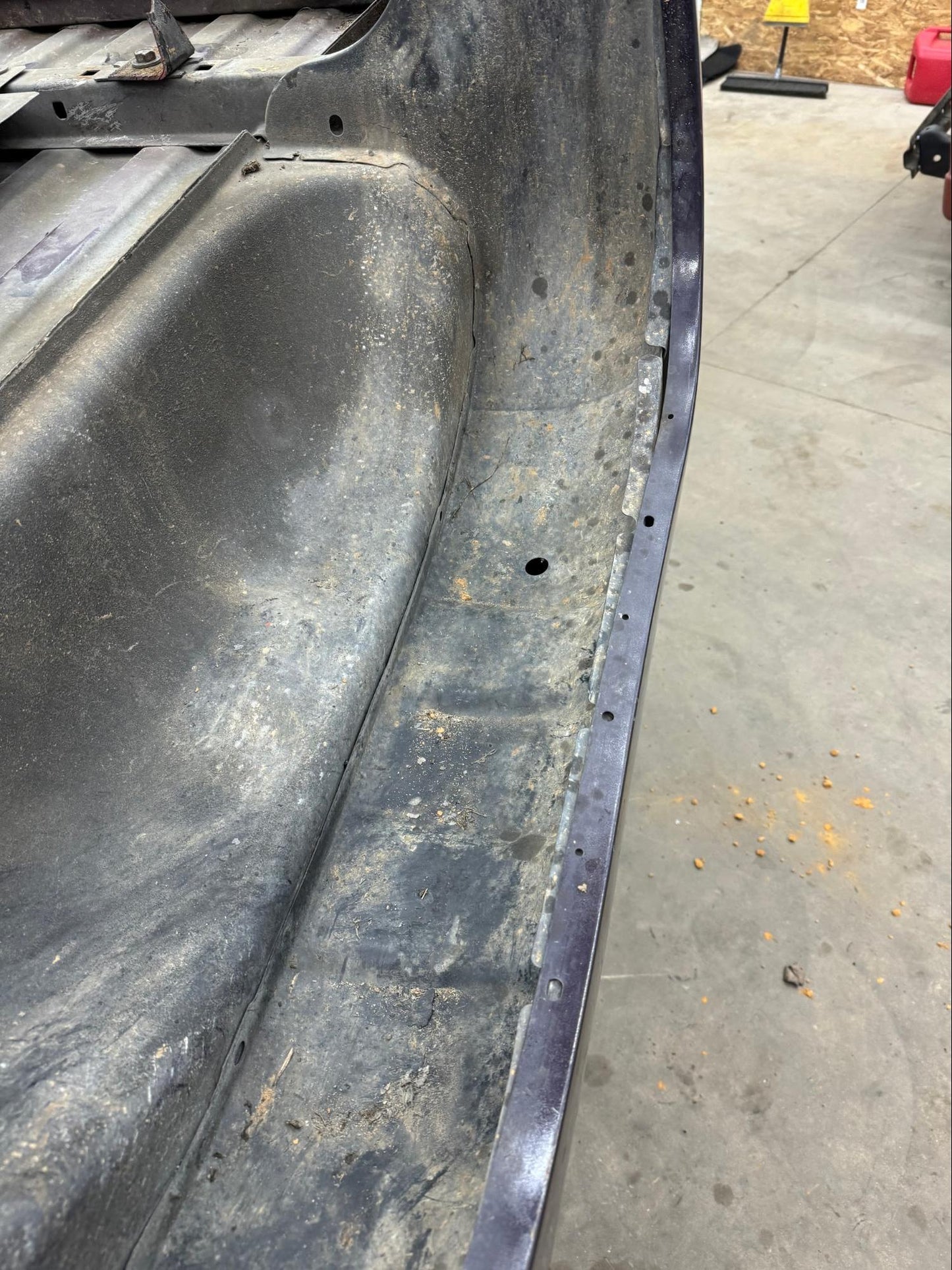 2007–2013 GMC Sierra 6.5’ Bed – Rust-Free, Purple