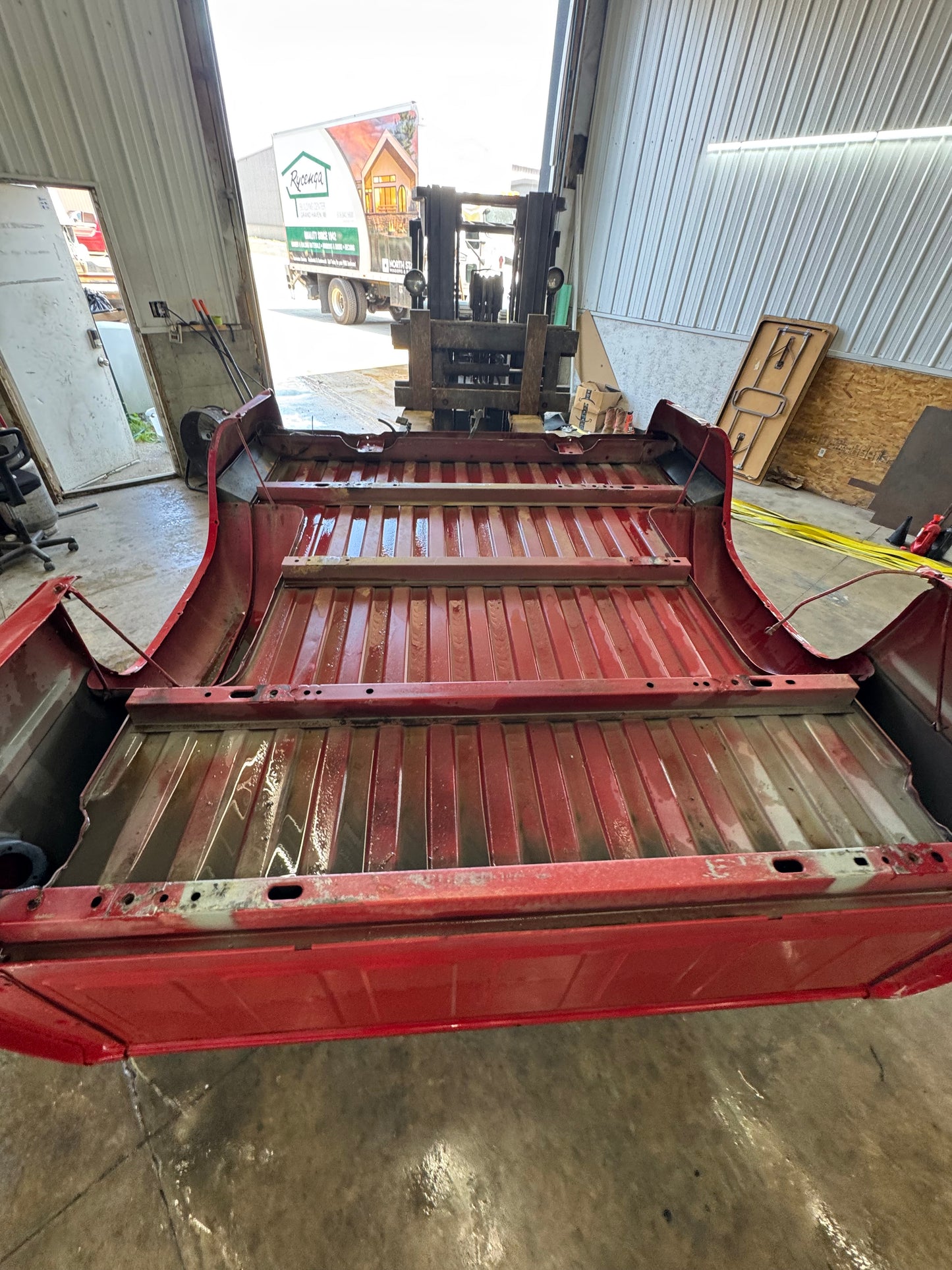 1990s Chevy OBS 6.6’ Bed – Rust-Free (Red)