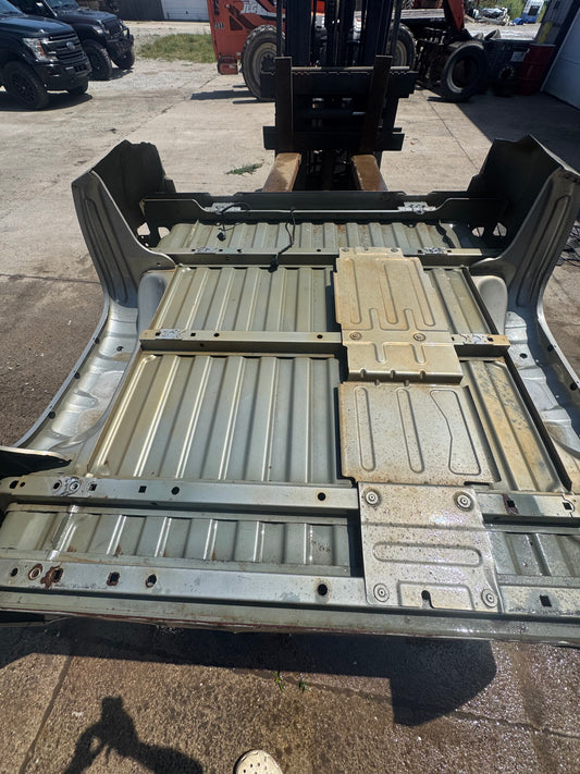 2007–2013 Chevy Silverado 5.9’ Bed – Rust-Free (Silver)