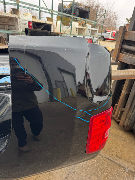 2007–2013 Chevy Silverado 6.6’ Bed – Rust-Free (Black 41U)