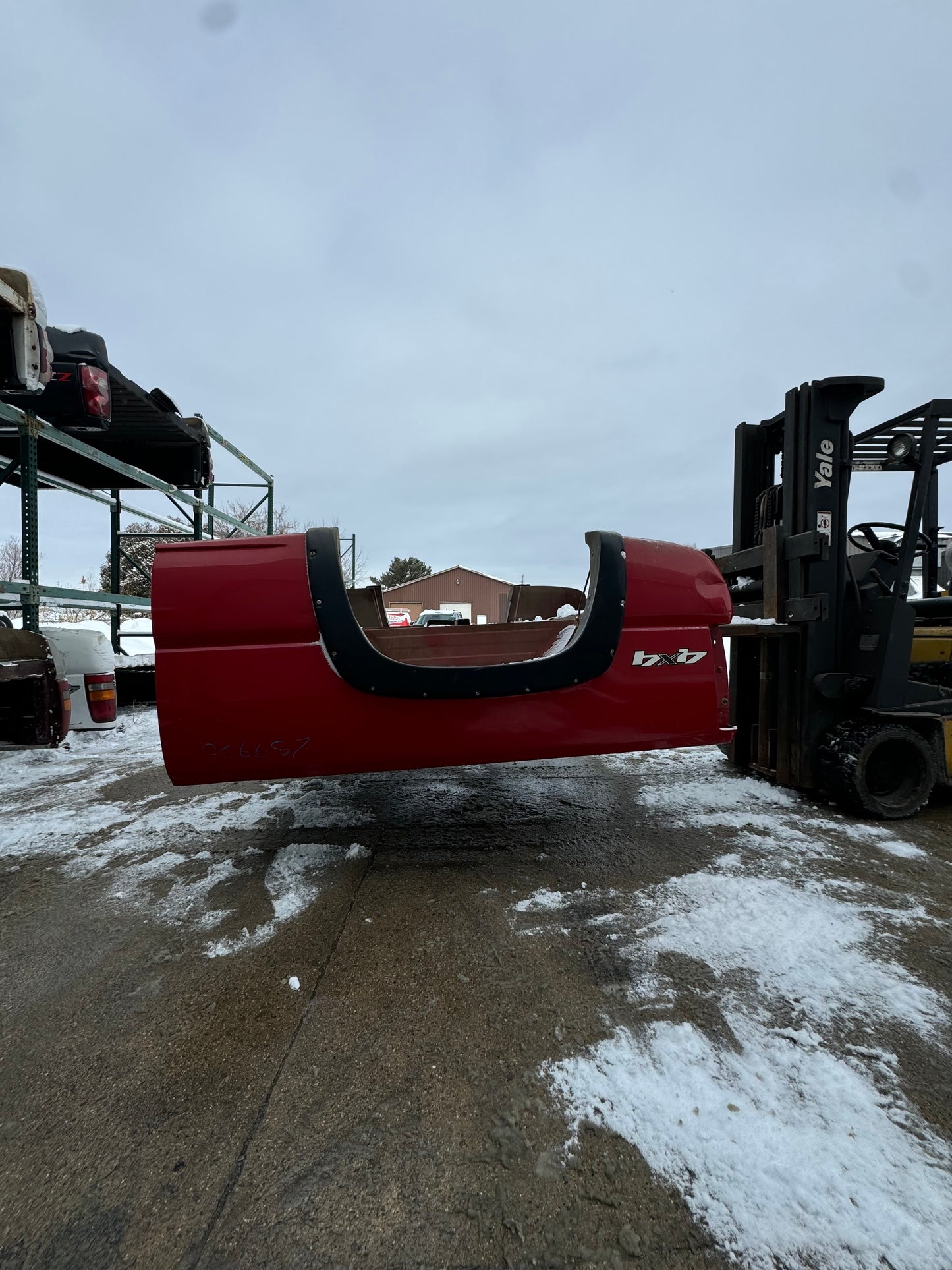 1999–2006 Chevy/GMC 6.6’ Bed – Rust-Free (Red)