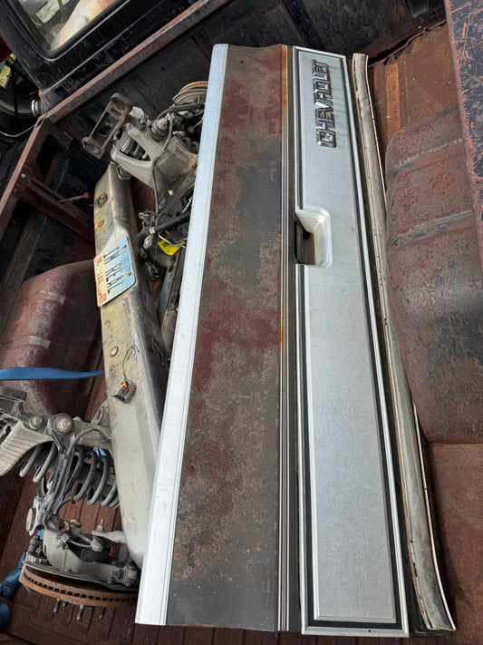 1980s Chevy Square Body Tailgate