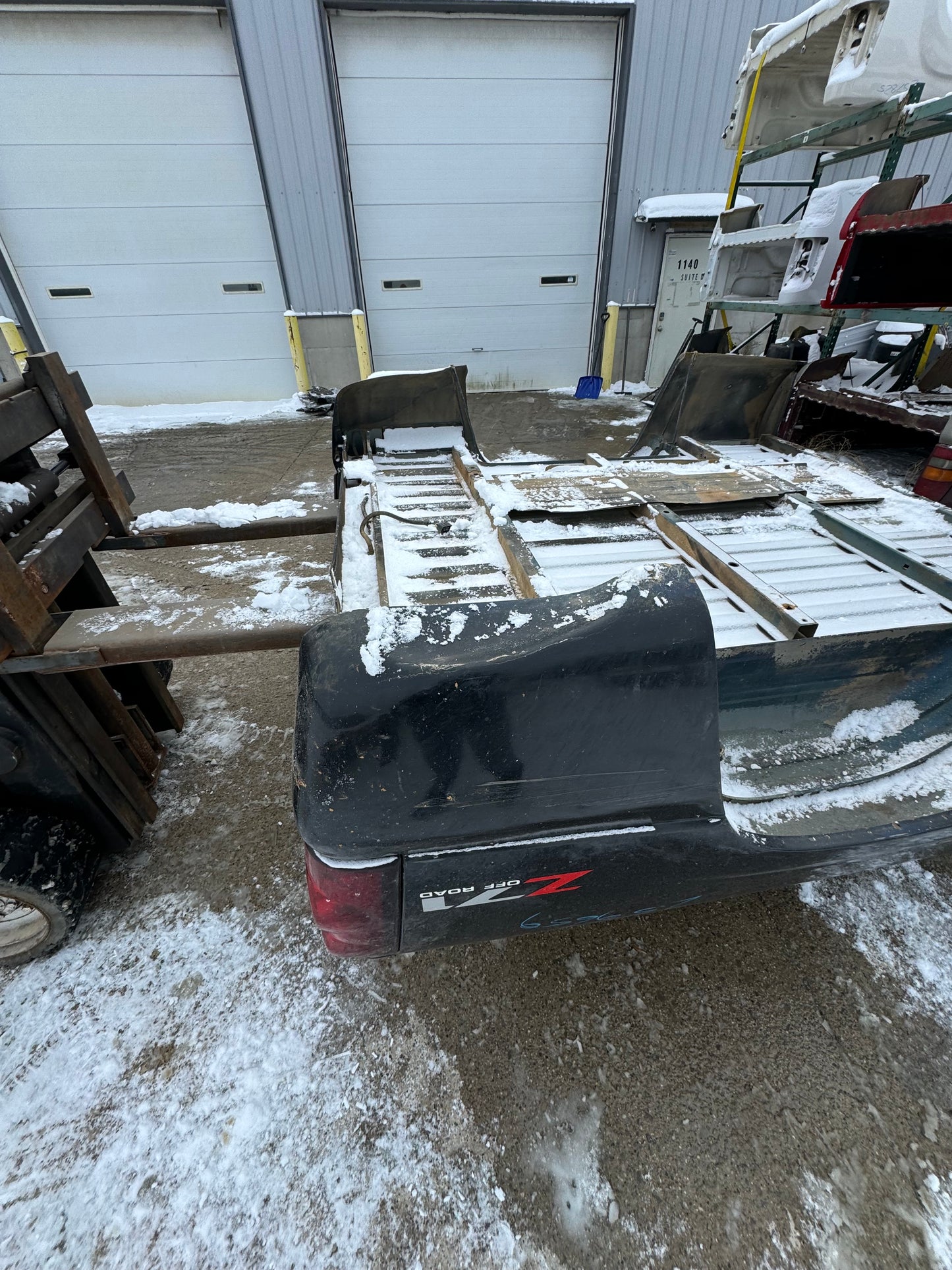 1999–2006 Chevy/GMC 6.6’ Bed – Rust-Free (Black)