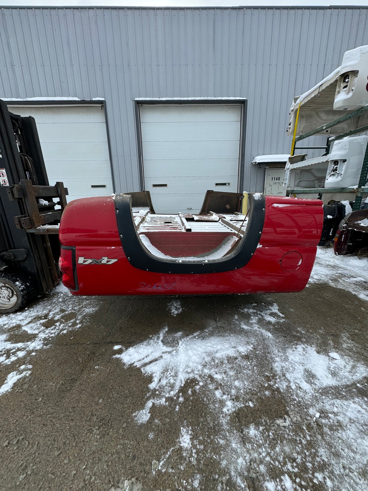 1999–2006 Chevy/GMC 6.6’ Bed – Rust-Free (Red)