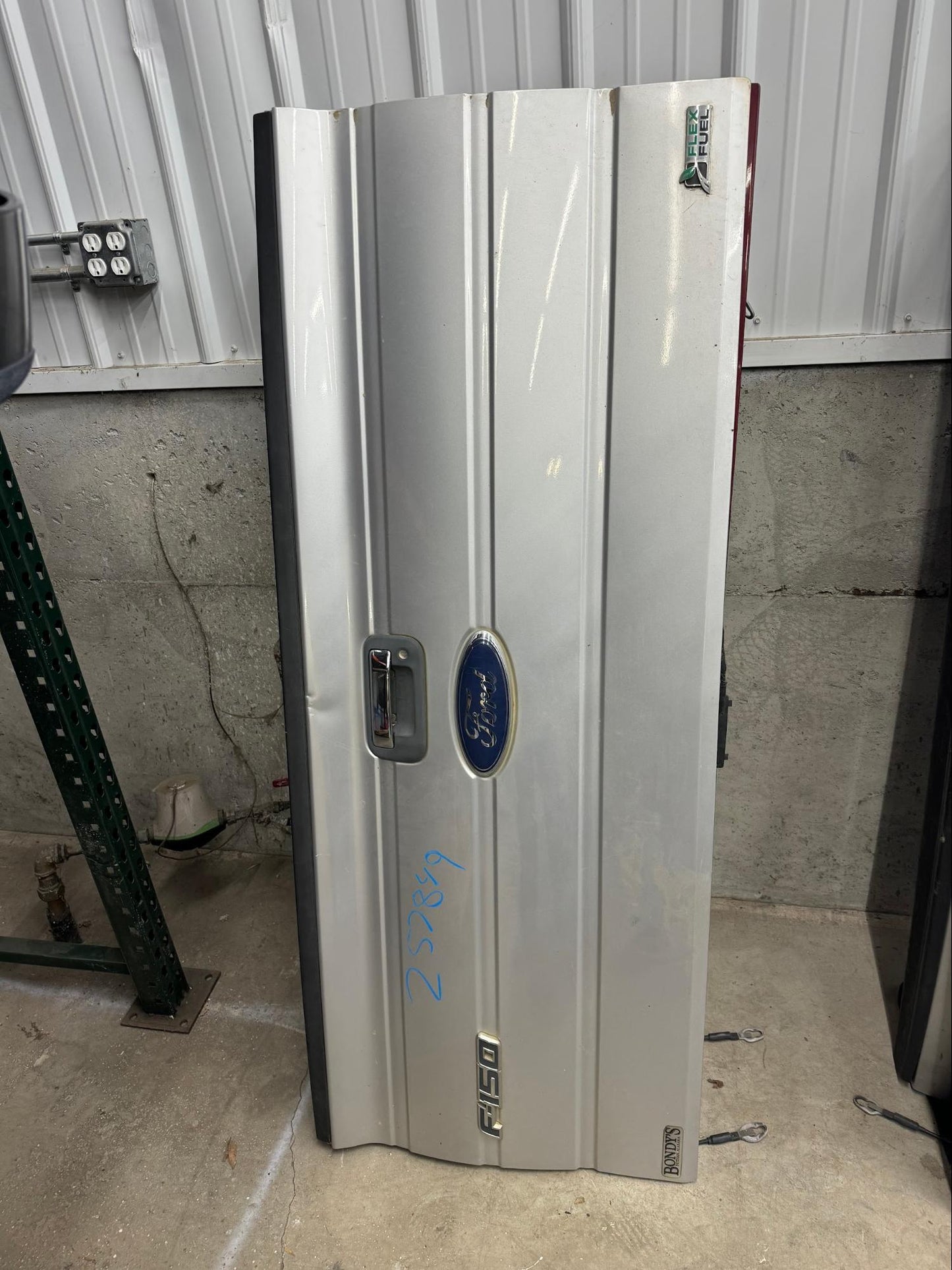 2012 Ford F-150 Tailgate – Rust-Free