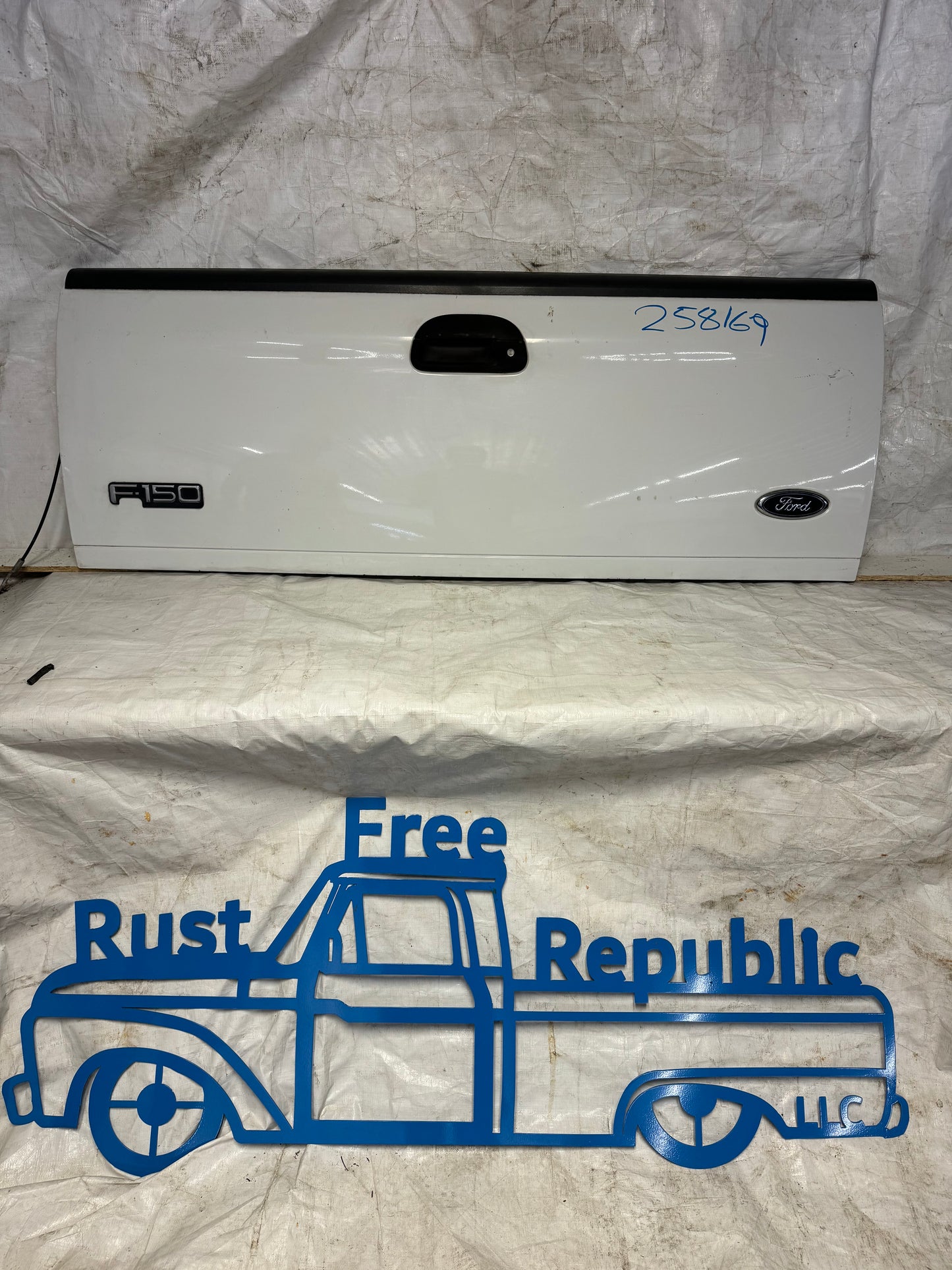1997–2007 Ford F-150 / F-250 Tailgate – Rust-Free