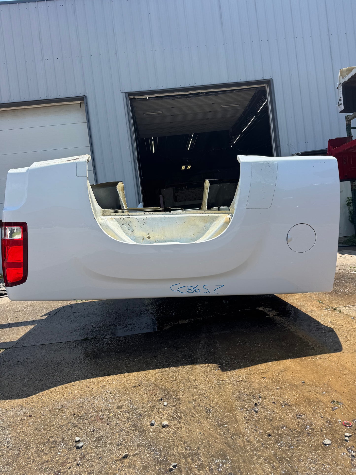 2007–2013 GMC Sierra 6.6’ Bed – Rust-Free (White)